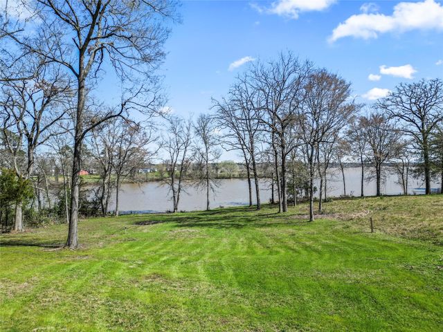 375 Lonesome Dove Trail, Trinity, TX 75862