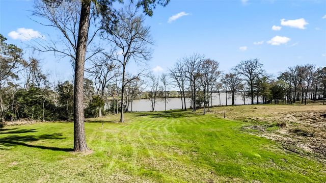 375 Lonesome Dove Trail, Trinity, TX 75862
