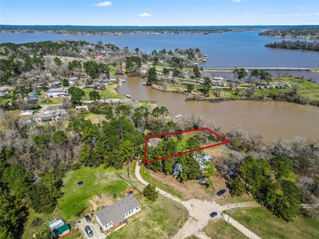 375 Lonesome Dove Trail, Trinity, TX 75862