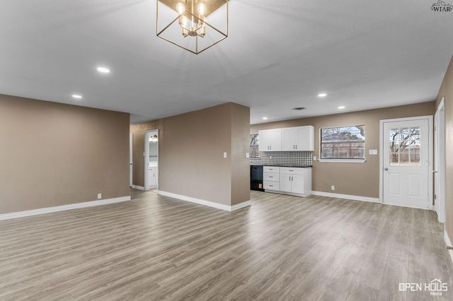 1611 SINGLETON AVENUE, Wichita Falls, TX 76302