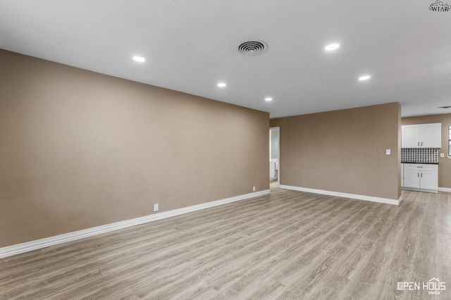 1611 SINGLETON AVENUE, Wichita Falls, TX 76302