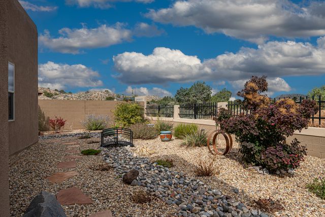 6044 Redondo Sierra Vista NE, Rio Rancho, NM 87144