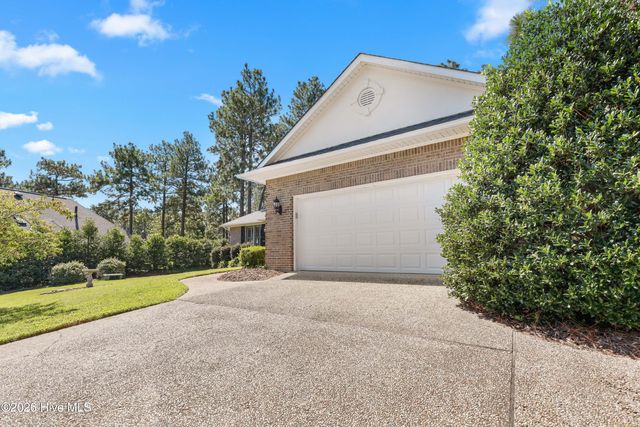 103 Steeplechase Way, Southern Pines, NC 28387