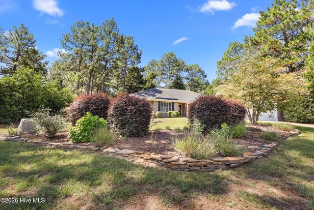 103 Steeplechase Way, Southern Pines, NC 28387