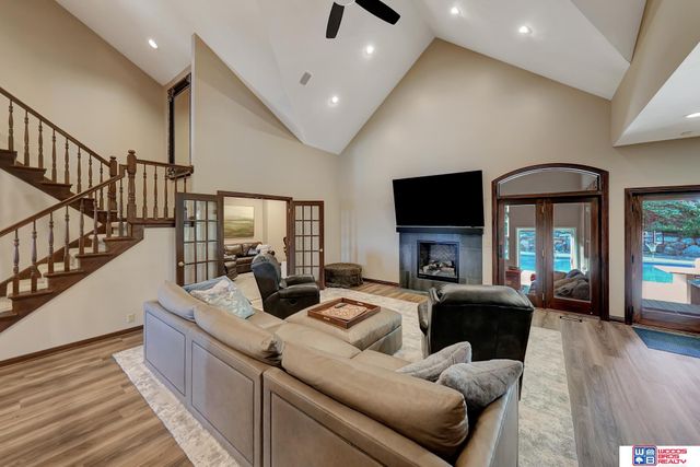 5501 Aaron Circle, Lincoln, NE 68516