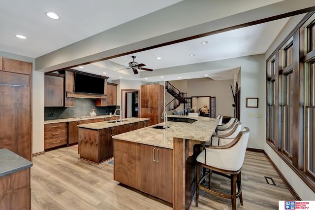 5501 Aaron Circle, Lincoln, NE 68516