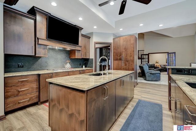 5501 Aaron Circle, Lincoln, NE 68516