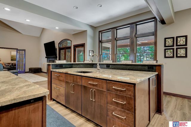 5501 Aaron Circle, Lincoln, NE 68516