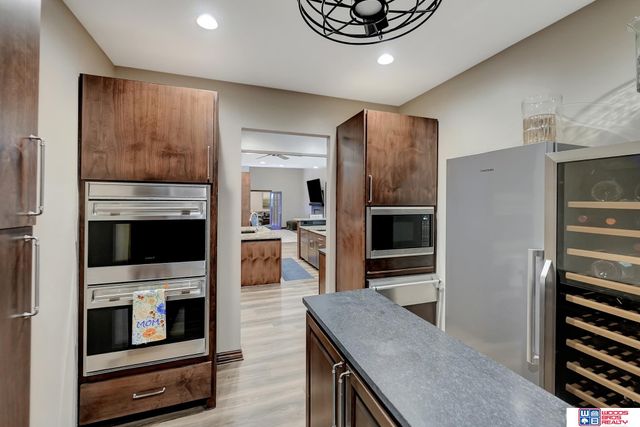 5501 Aaron Circle, Lincoln, NE 68516