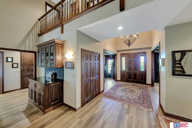 5501 Aaron Circle, Lincoln, NE 68516