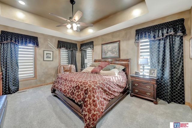 5501 Aaron Circle, Lincoln, NE 68516