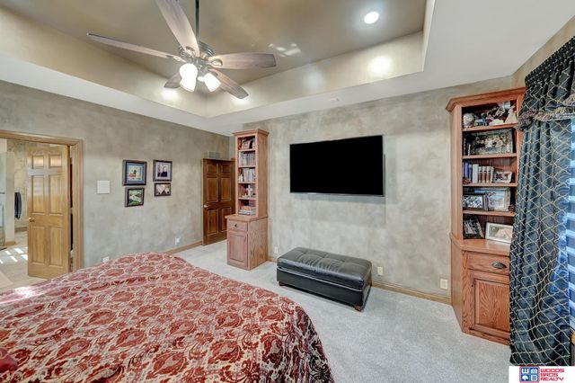 5501 Aaron Circle, Lincoln, NE 68516