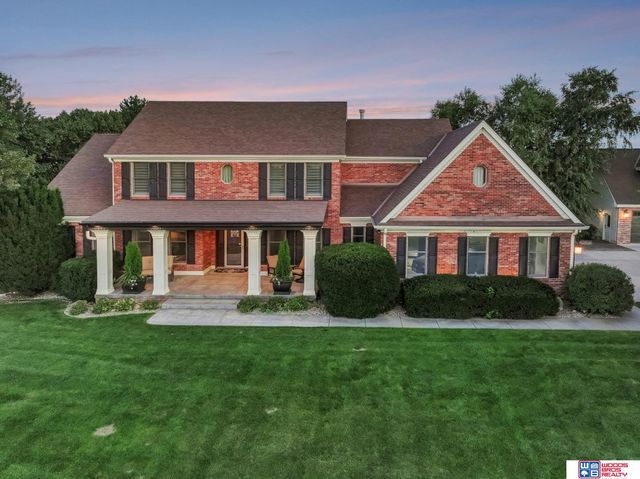 5501 Aaron Circle, Lincoln, NE 68516