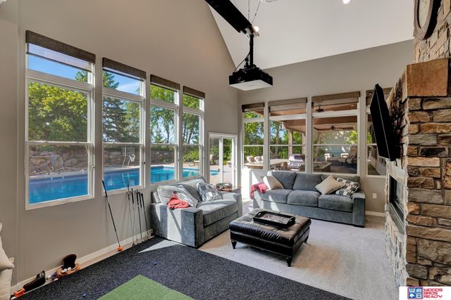 5501 Aaron Circle, Lincoln, NE 68516