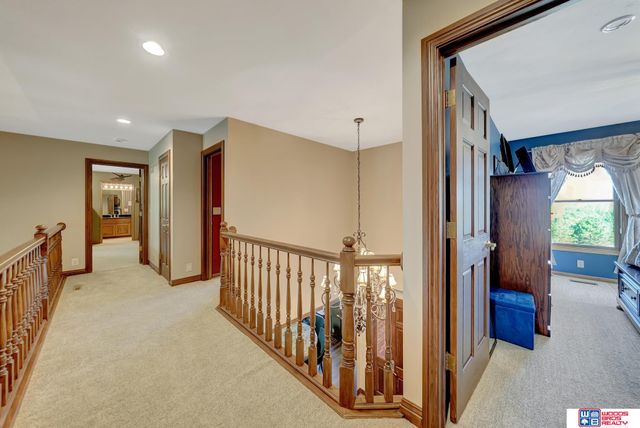 5501 Aaron Circle, Lincoln, NE 68516