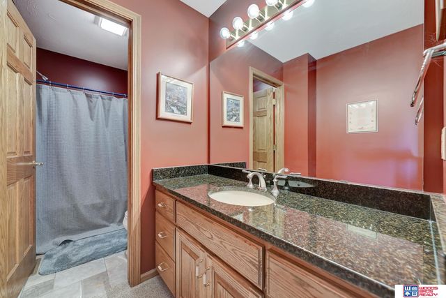 5501 Aaron Circle, Lincoln, NE 68516