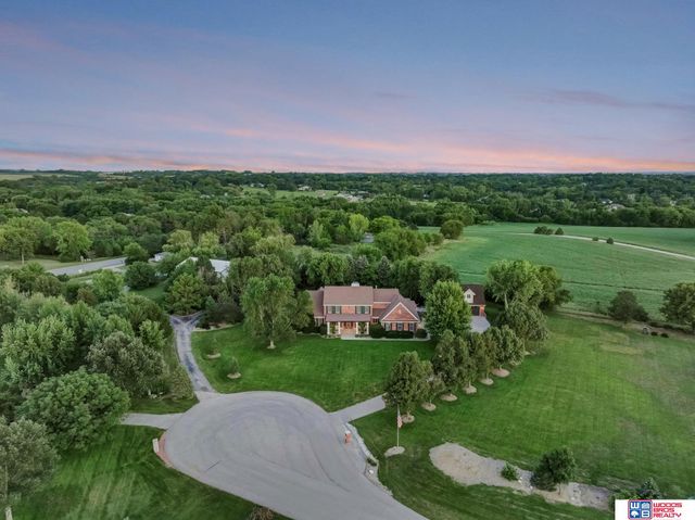 5501 Aaron Circle, Lincoln, NE 68516