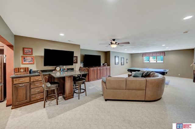 5501 Aaron Circle, Lincoln, NE 68516