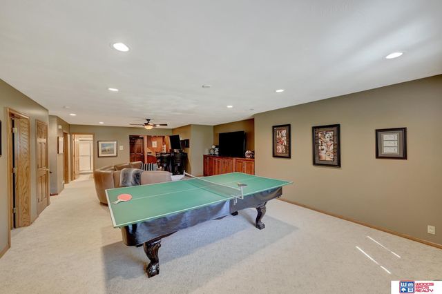 5501 Aaron Circle, Lincoln, NE 68516