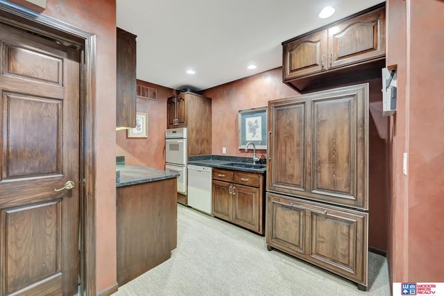 5501 Aaron Circle, Lincoln, NE 68516