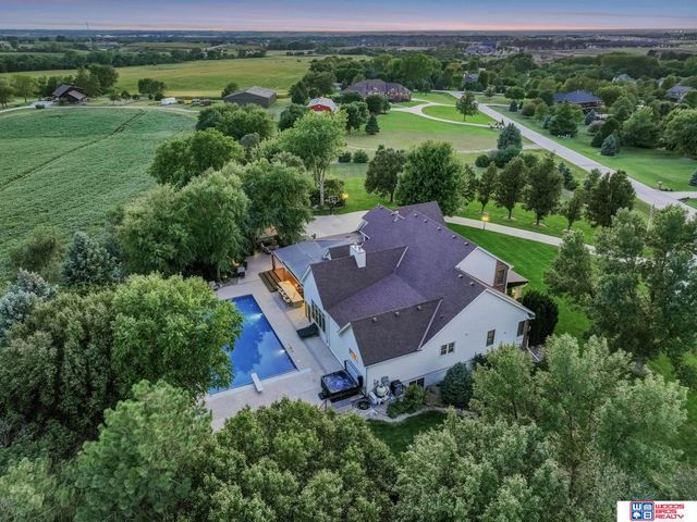 5501 Aaron Circle, Lincoln, NE 68516