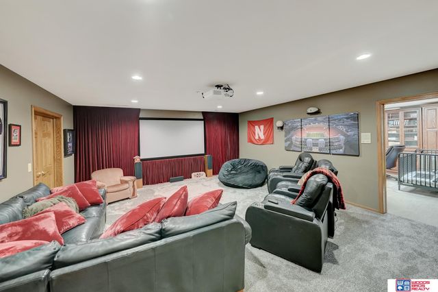 5501 Aaron Circle, Lincoln, NE 68516