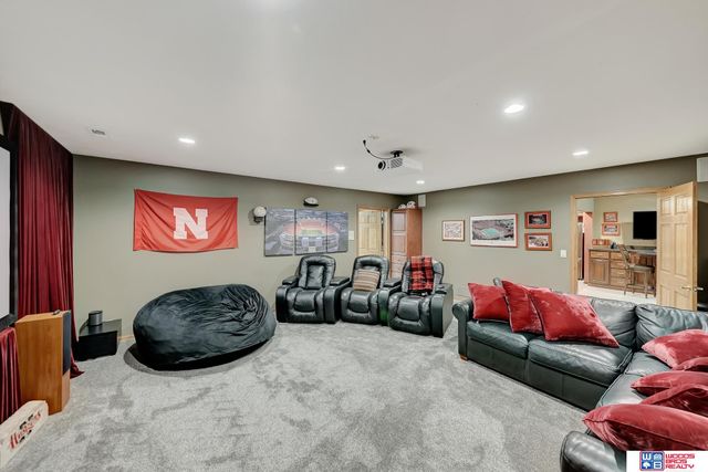 5501 Aaron Circle, Lincoln, NE 68516