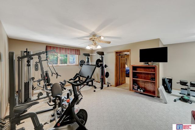 5501 Aaron Circle, Lincoln, NE 68516