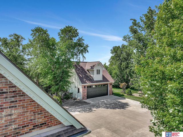 5501 Aaron Circle, Lincoln, NE 68516