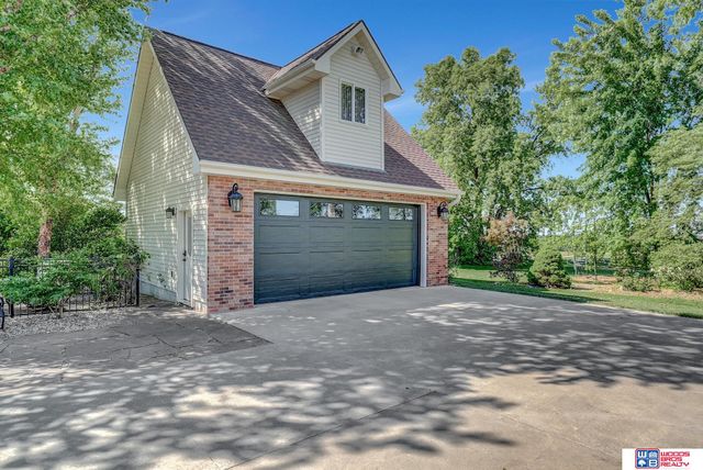 5501 Aaron Circle, Lincoln, NE 68516