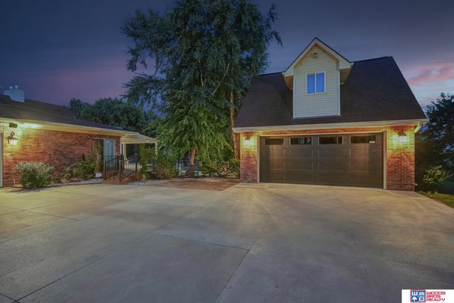 5501 Aaron Circle, Lincoln, NE 68516