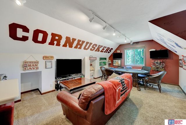 5501 Aaron Circle, Lincoln, NE 68516