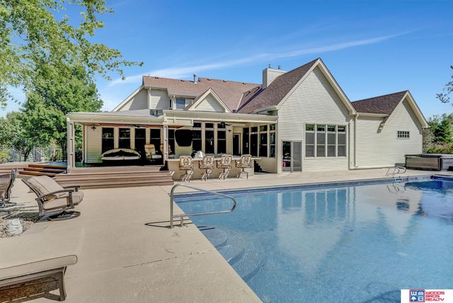 5501 Aaron Circle, Lincoln, NE 68516