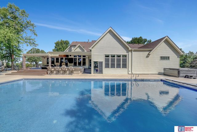 5501 Aaron Circle, Lincoln, NE 68516