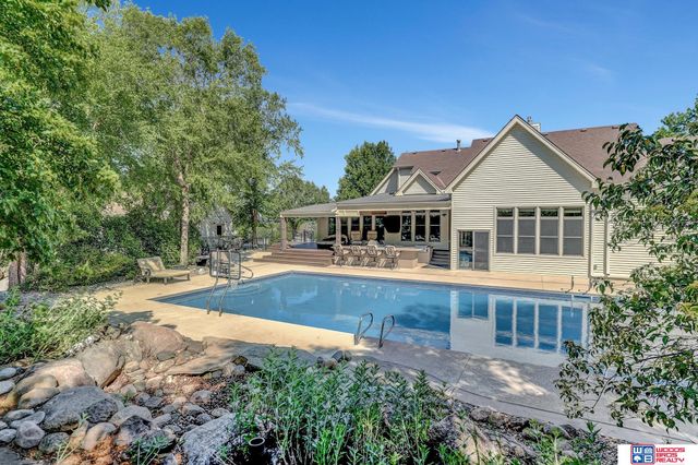 5501 Aaron Circle, Lincoln, NE 68516