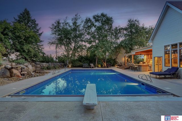 5501 Aaron Circle, Lincoln, NE 68516