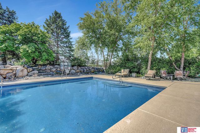 5501 Aaron Circle, Lincoln, NE 68516