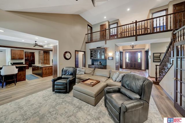 5501 Aaron Circle, Lincoln, NE 68516