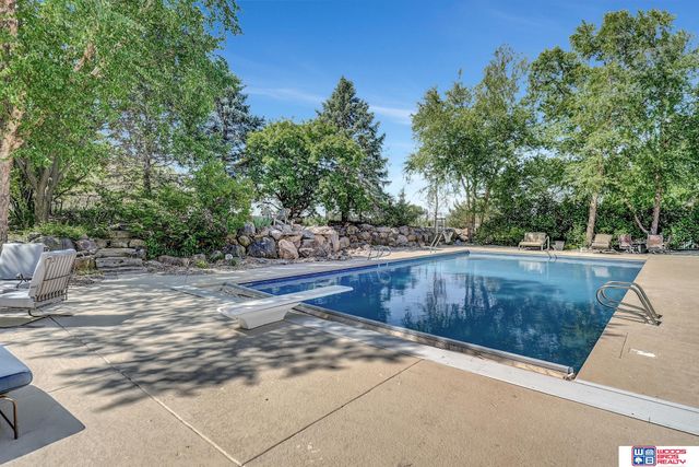 5501 Aaron Circle, Lincoln, NE 68516