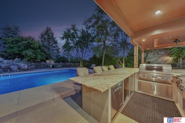 5501 Aaron Circle, Lincoln, NE 68516