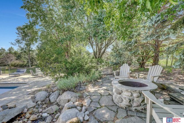 5501 Aaron Circle, Lincoln, NE 68516