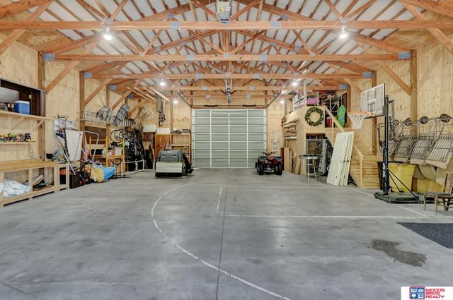 5501 Aaron Circle, Lincoln, NE 68516