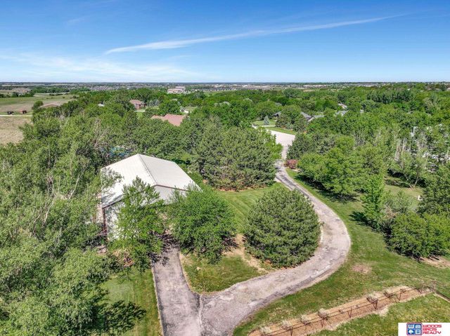 5501 Aaron Circle, Lincoln, NE 68516