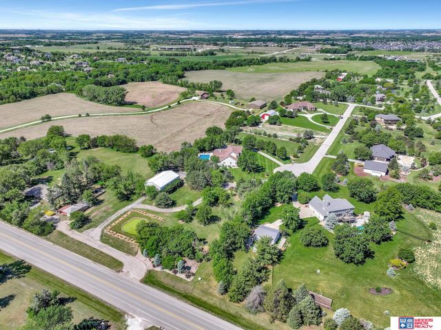 5501 Aaron Circle, Lincoln, NE 68516