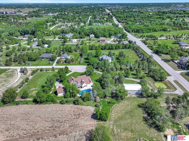 5501 Aaron Circle, Lincoln, NE 68516