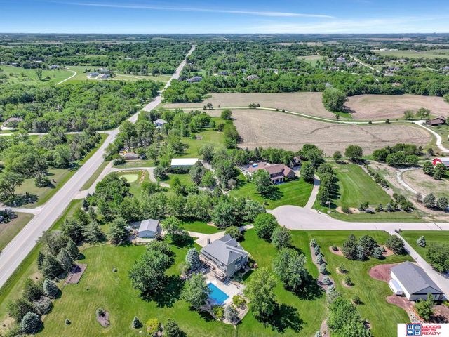 5501 Aaron Circle, Lincoln, NE 68516