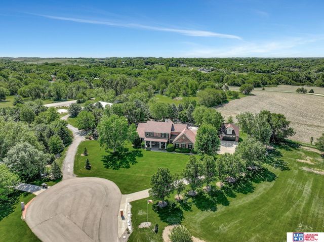 5501 Aaron Circle, Lincoln, NE 68516