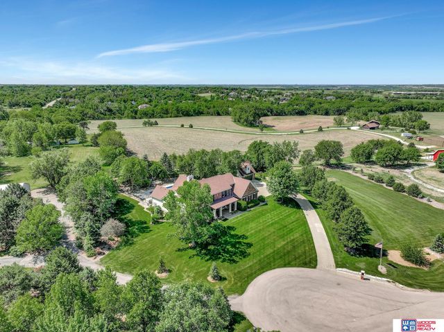 5501 Aaron Circle, Lincoln, NE 68516