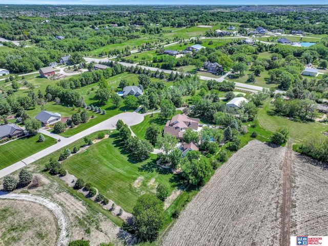 5501 Aaron Circle, Lincoln, NE 68516