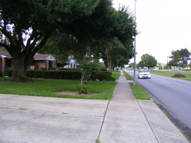 5751 Bellfort Street, Houston, TX 77033